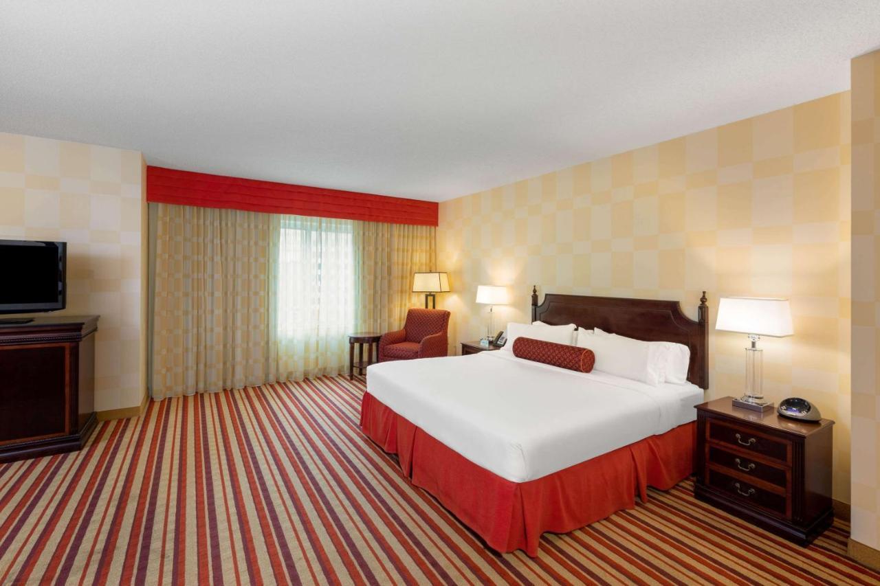 Hotel Wyndham Grand Downtown Oklahoma City